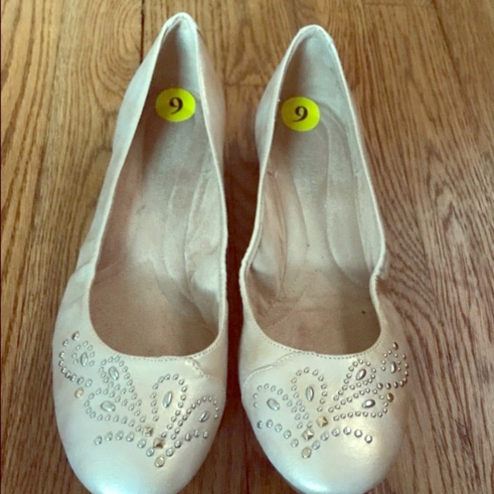 Light Golden Flats